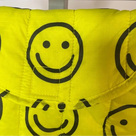 Baggu | 13” Mini Laptop Sleeve Smiley Face Yellow Happy Print - Picture 3 of 7